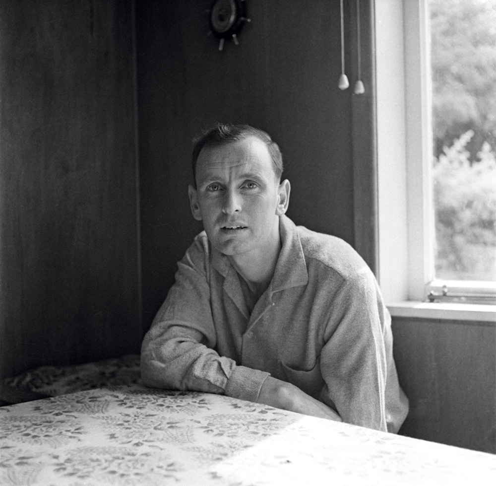 Maurice Gee in 1959: his first author photo (and photographer Marti Friedlander’s first portrait)