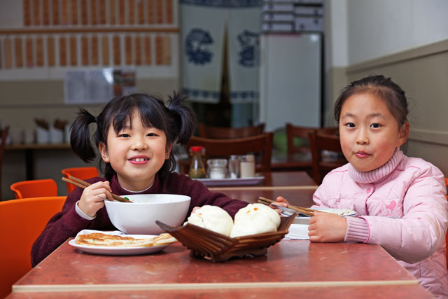 Isla Wu an Betty Yu at Jiale Bun Shop in Northcote.