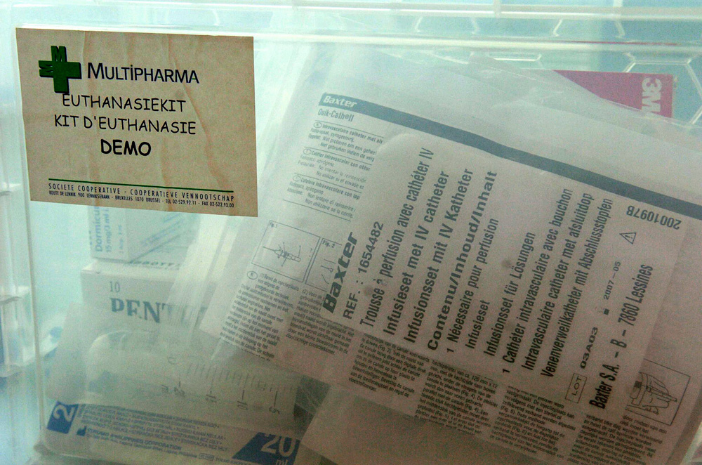 A “euthanasia kit” available in Belgian chemist shops for doctors who want to carry out euthanasia at a patient’s home. Doctors in Belgium have complained of difficulties in practising home euthanasia in suitable conditions because of a lack of knowledge about products, doses or procedures. Photo: Getty.