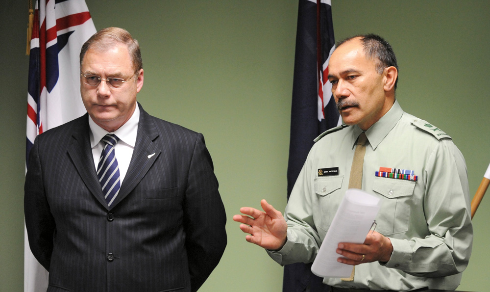 Defence Minister Wayne Mapp and Lieutenant-General Jerry Mateparae, then Chief of Defence Force and now Governor-General designate.