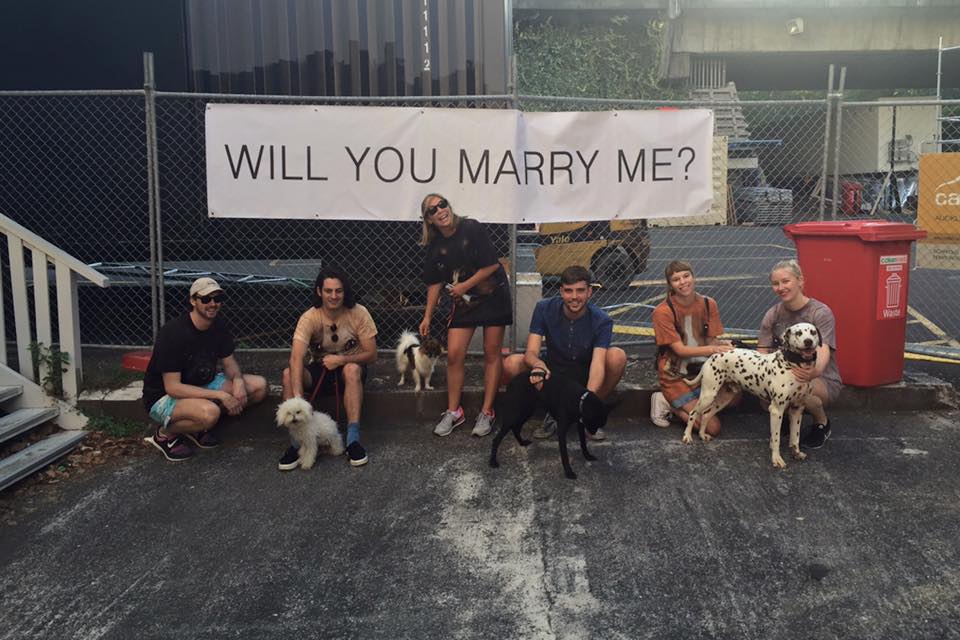Photo: Dog Walk Dating on Facebook.