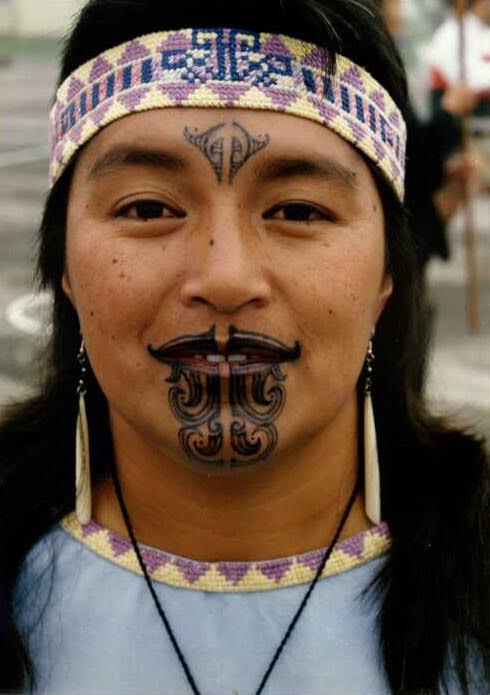 Mother before Maori Queen performance