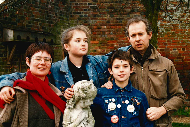 Bill Manhire with wife Marion McLeod, daughter Vanessa, aged 13, and Toby, 11, in 1987 at Henry James’ house in Rye, after the family moved to England.