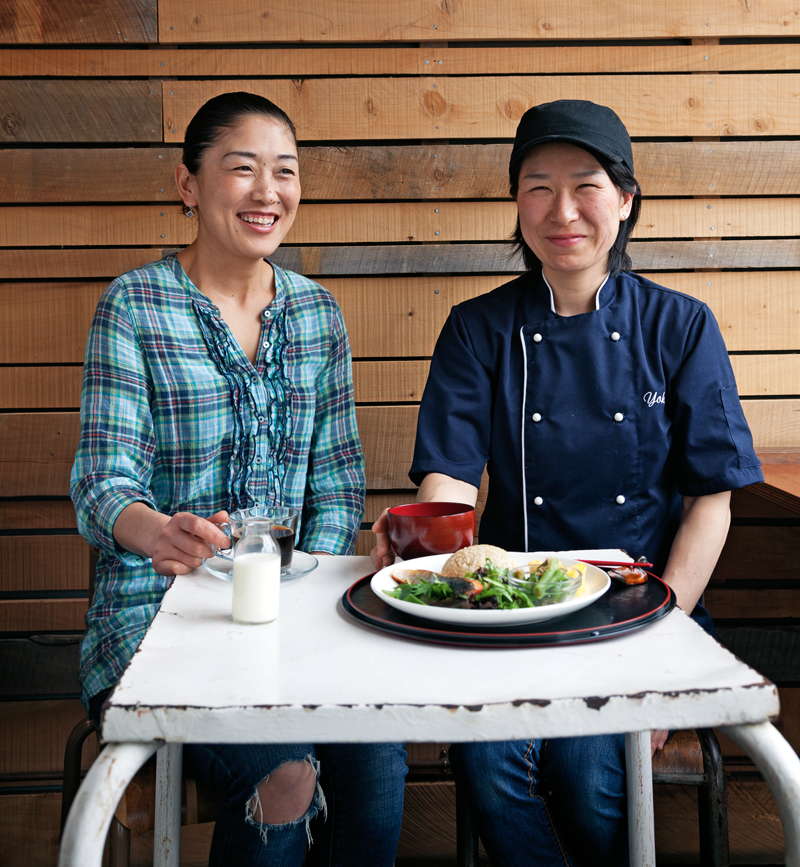 Mayumi Abe & chef Yoko at Mimosa cafe.