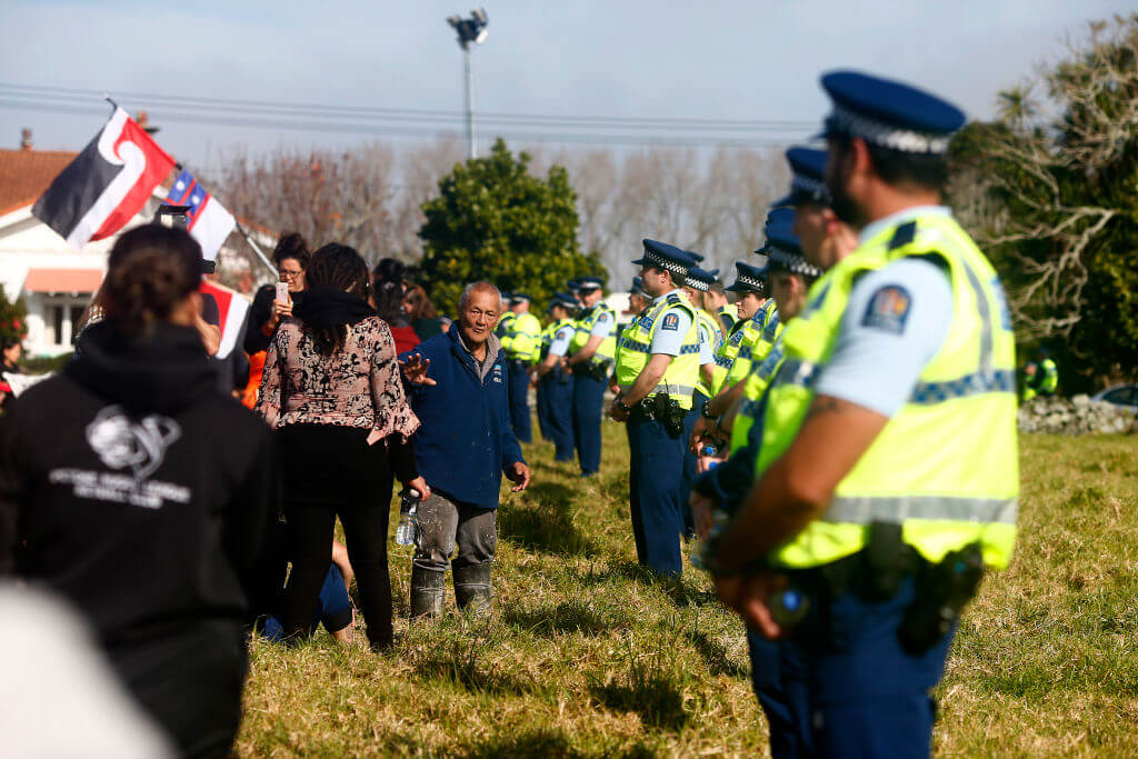 Police block land access to protesters at Ihumatao, 25 July 2019 in Auckland (Photo: Phil Walter/Getty Images)