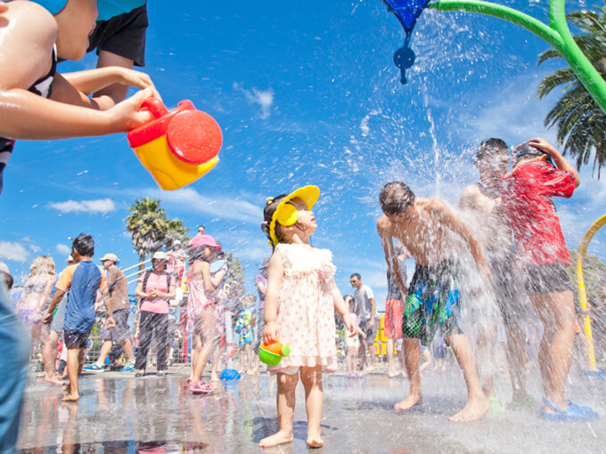 Splash pads and outdoor pools: Where to cool off with the kids in Auckland