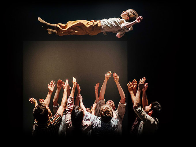 Fall into a beautiful abyss at this must-see dance show in Auckland