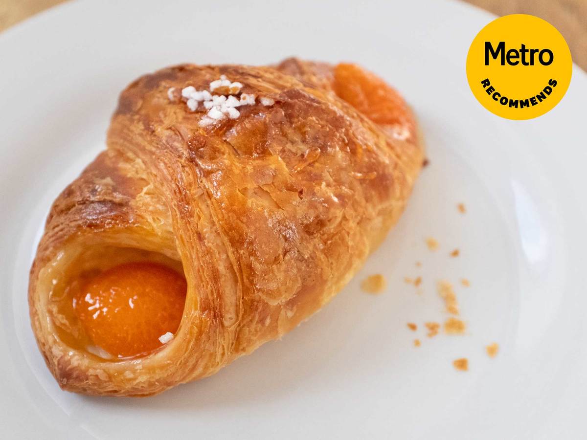 Metro Recommends: La Voie Française Abricot pastry